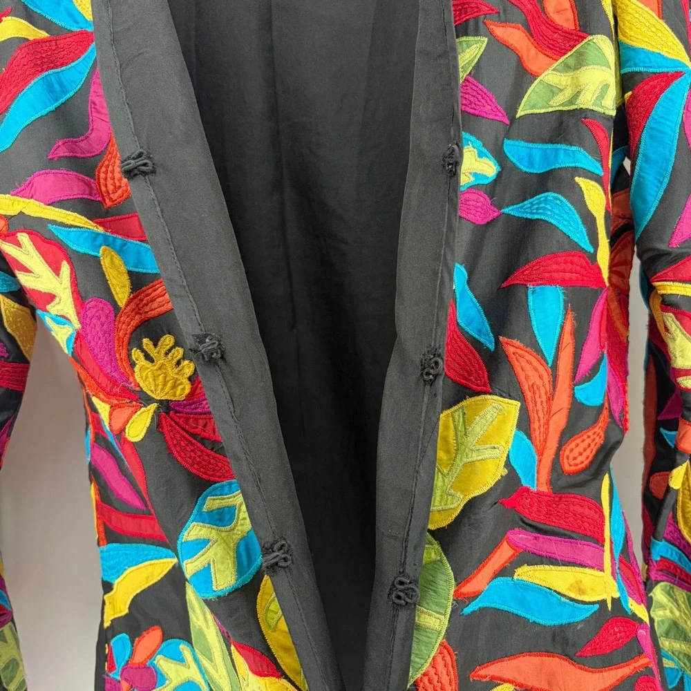 Chicos Silk Embroidered Floral Applique Jacket Black Multicolor SZ 0 /‎ US Small